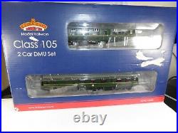 Bachmann 00 Gauge Class 105 Cravens Diesel M. Unit. 2-Car BR Green 31-326A