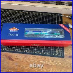 Bachmann 32-738 Class 66 711 GBRF Sense DCC Ready OO Gauge