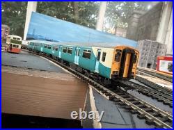 Bachmann 32-935 Class 150/2 2 Car DMU Arriva Trains Wales 00 Gauge