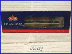 Bachmann Class 55 Deltic D9004'Queens Own Highlander' BR Green DCC Sound Fitted