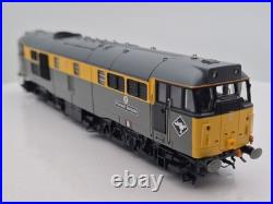 DCC SOUND Hornby R3880 Class 31/1 31147'Floreat Salopia' Dutch grey and yellow