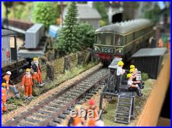 Heljan 89901 Class 128 Parcels DMU BR Green Diesel Loco Boxed DCC Ready Serviced