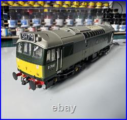 Heljan OO BR Class 25 D7647 Two-Tone Green Diesel Loco DCC Sound
