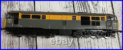 Hornby Class 31 R2421 Dutch Livery 31 110 & R2413 Diesel Loco 31 270 PARTS ONLY