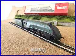 Hornby Oo Gauge (ex R2045) Class A4 Br Green 60025' Falcon' DCC Sound Fitted