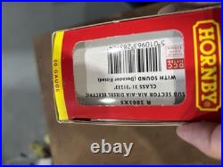 Hornby R2803XS Class 31 (31233) BR Sub Sector Locomotive OO Gauge DCC Sound