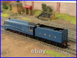 Hornby R2805XS Class A4 4-6-2 4466 Herring Gull in LNER Blue DCC Sound