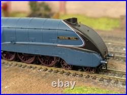 Hornby R2805XS Class A4 4-6-2 4466 Herring Gull in LNER Blue DCC Sound