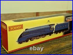 Hornby R2805XS Class A4 4-6-2 4466 Herring Gull in LNER Blue DCC Sound