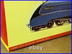Hornby R2805XS Class A4 4-6-2 4466 Herring Gull in LNER Blue DCC Sound