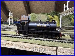 Hornby R3025 Steam Locomotive, OO Gauge 0-6-0 Class J94 LNER, Black (DCC Sound)