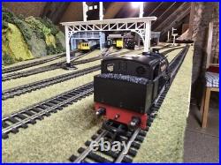 Hornby R3025 Steam Locomotive, OO Gauge 0-6-0 Class J94 LNER, Black (DCC Sound)