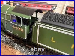 Hornby R3073 LNER A1 Class'4476' In LNER Green Royal Lancer DCC Sound Fitted