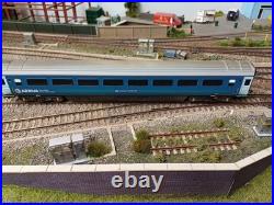 Hornby R3183 DCC Sound Fitted ATW Class 67, DVT & Coache Bundle