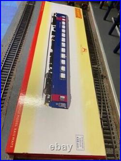 Hornby R3352 Class 153 DMU in First Great Western Livery DCC Ready